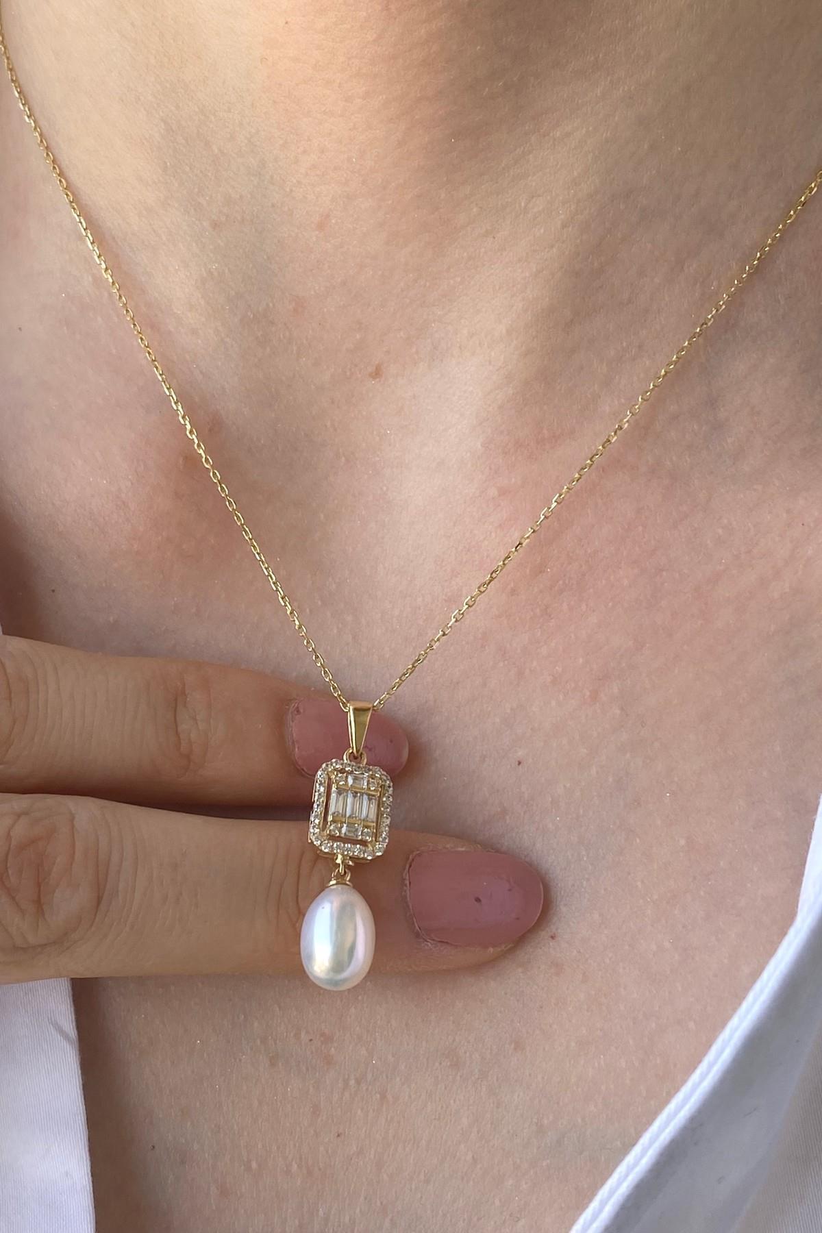 Baget Taş Doğal İncili Sallantı Kolye