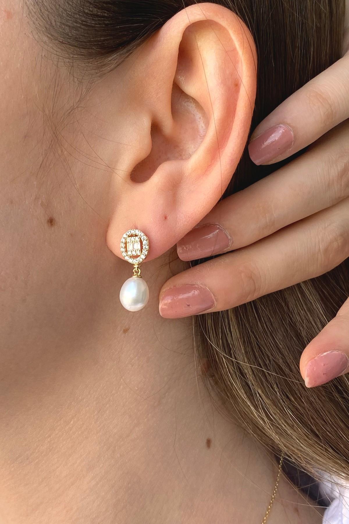 Baget Taşlı Doğal İnci Sallantı Küpe