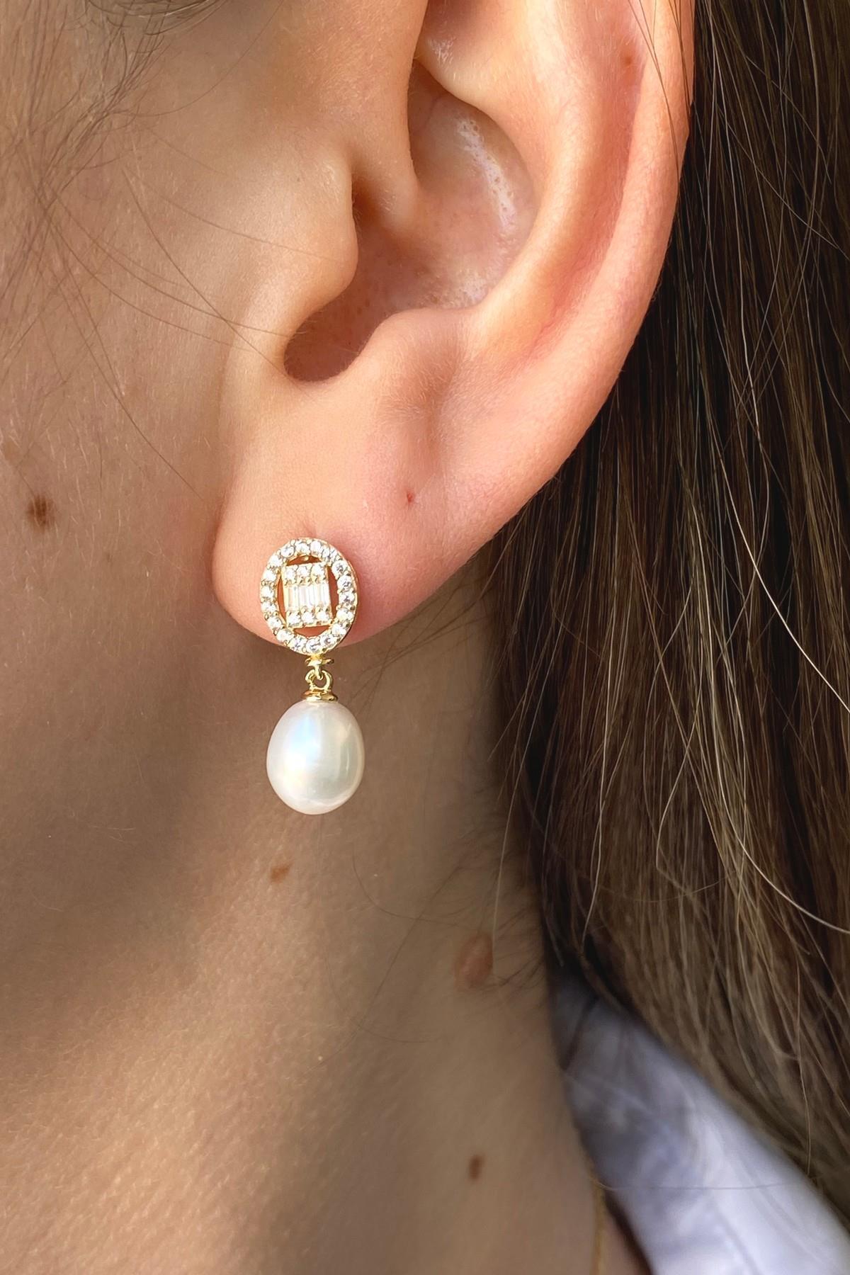 Baget Taşlı Doğal İnci Sallantı Küpe