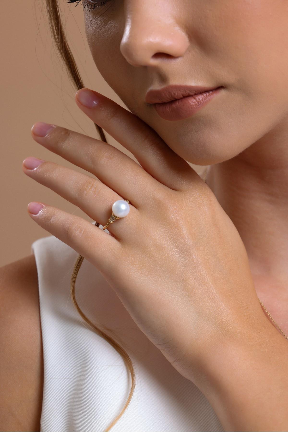 Burgulu Zirkon Taşlı Doğal İnci Yüzük