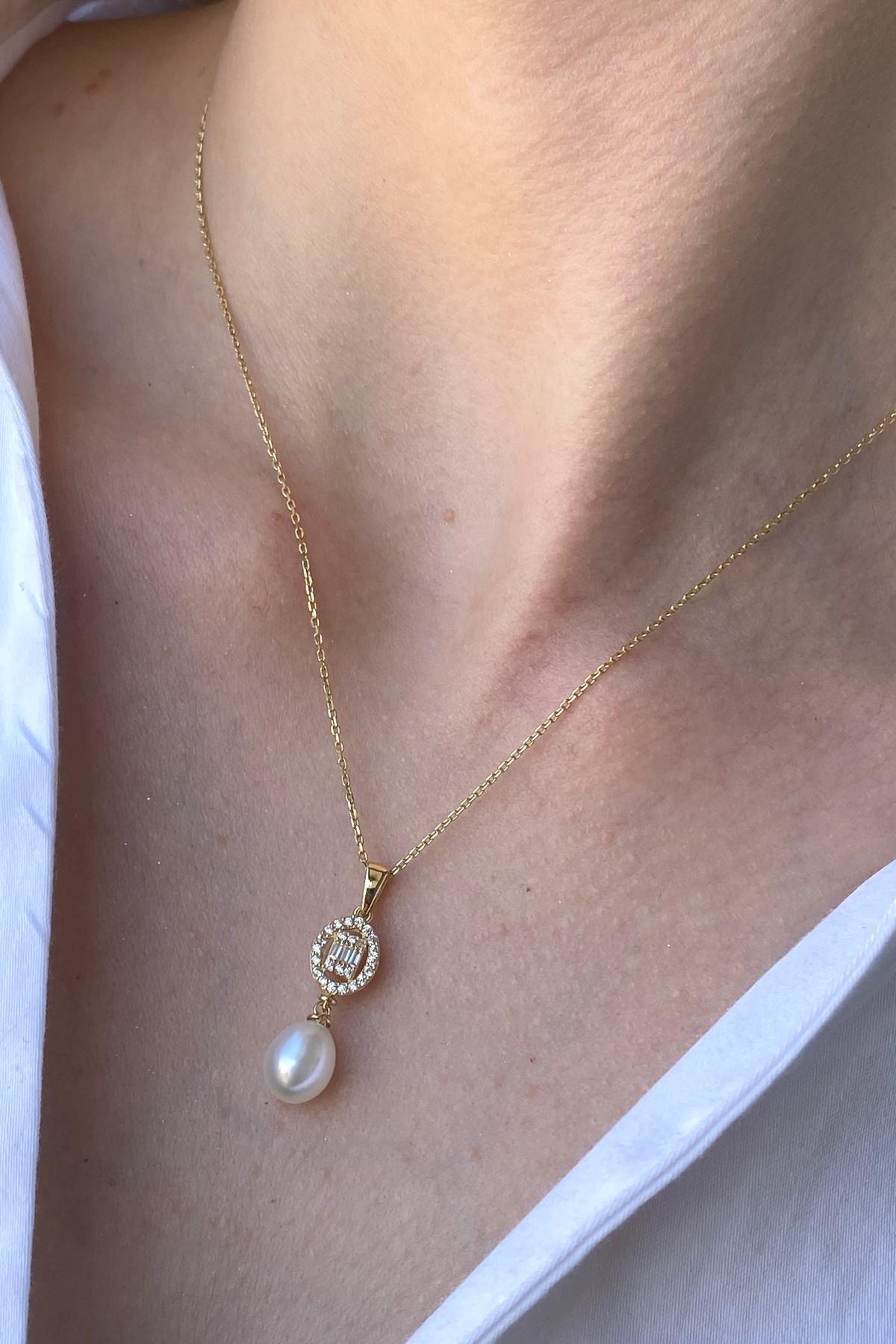 Oval Baget Taşlı Doğal İnci Sallantı Küpe Kolye İkili Set