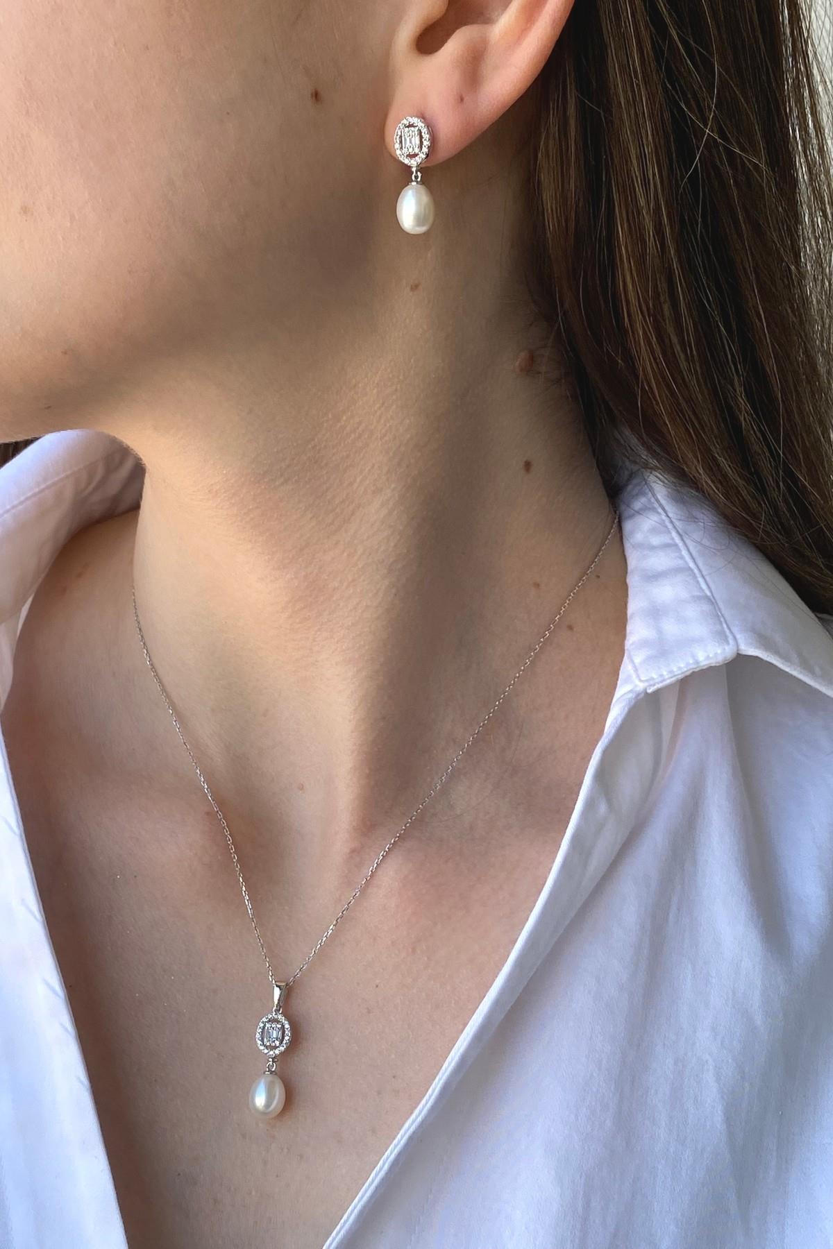 Oval Baget Taşlı Doğal İnci Sallantı Küpe Kolye İkili Set