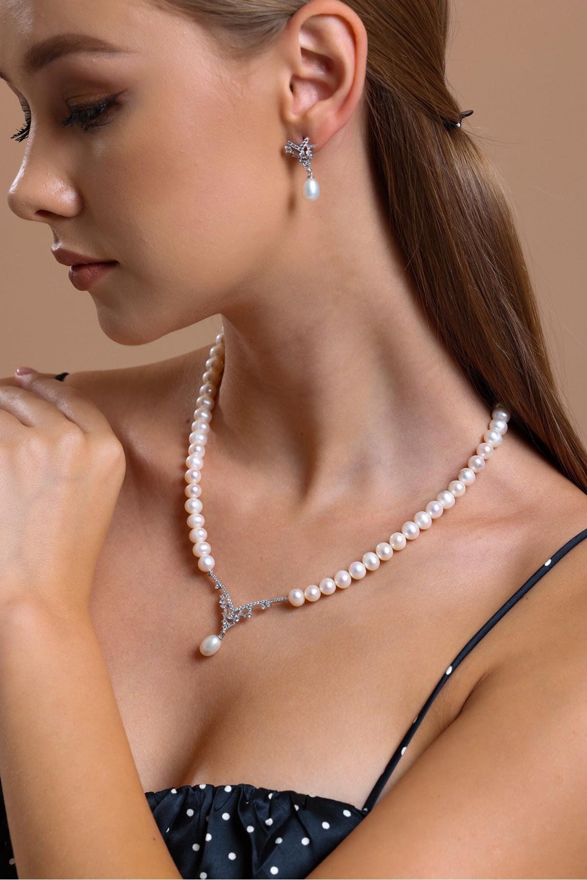 Taşlı Doğal İnci Sallantılı Küpe