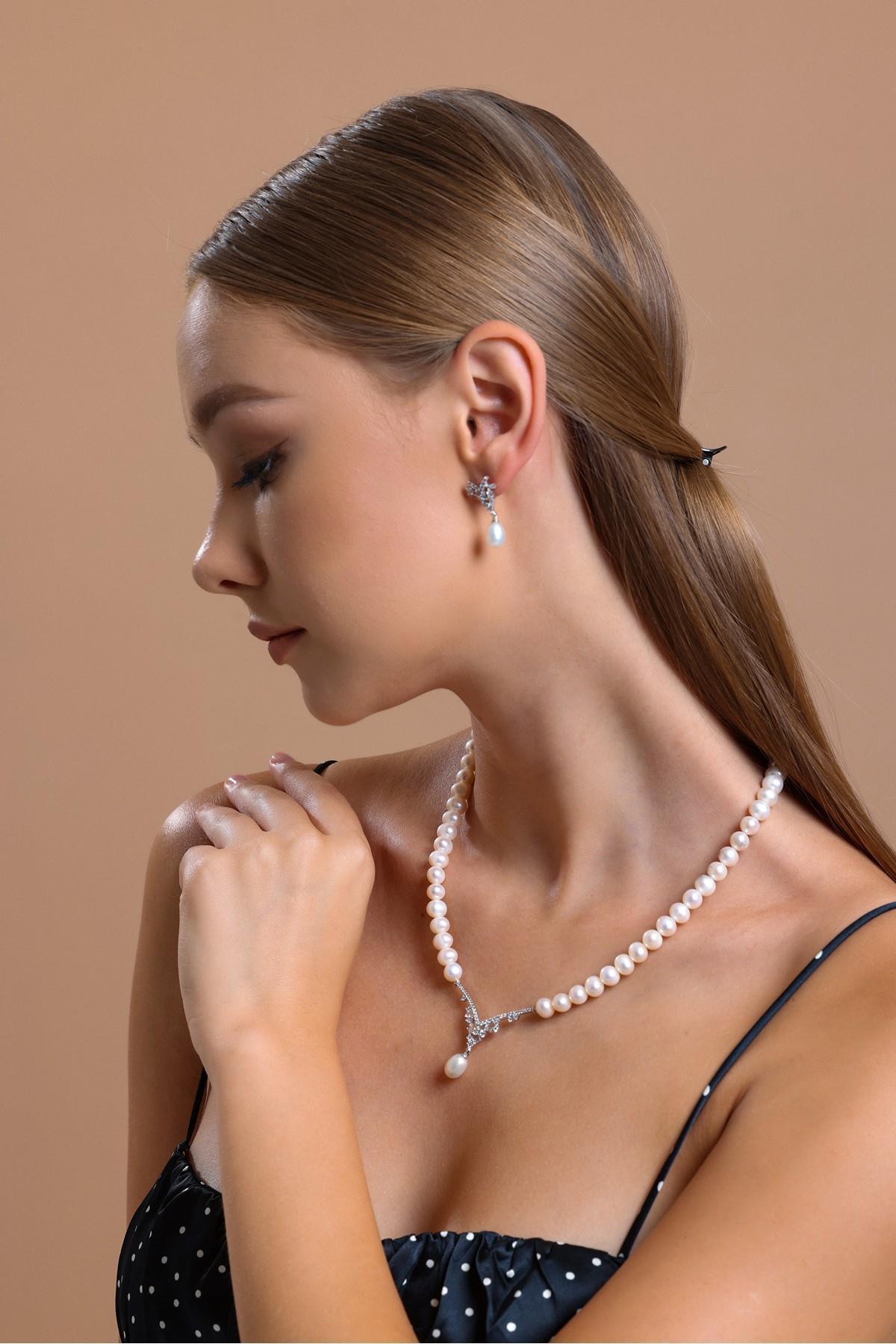 Zirkon Taşlı Doğal İnci Sallantılı Kolye