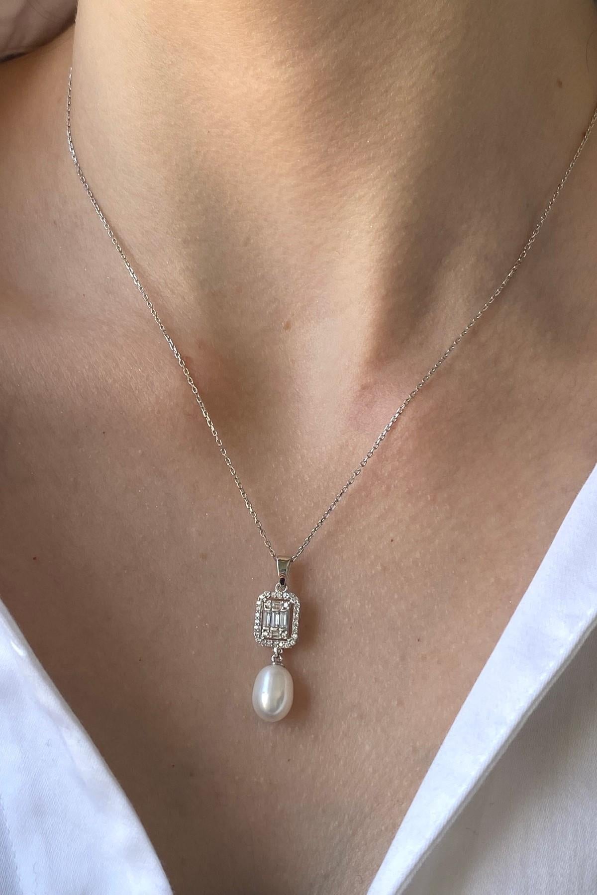 Baget Taş Doğal İnci Sallantı Küpe Kolye İkili Set