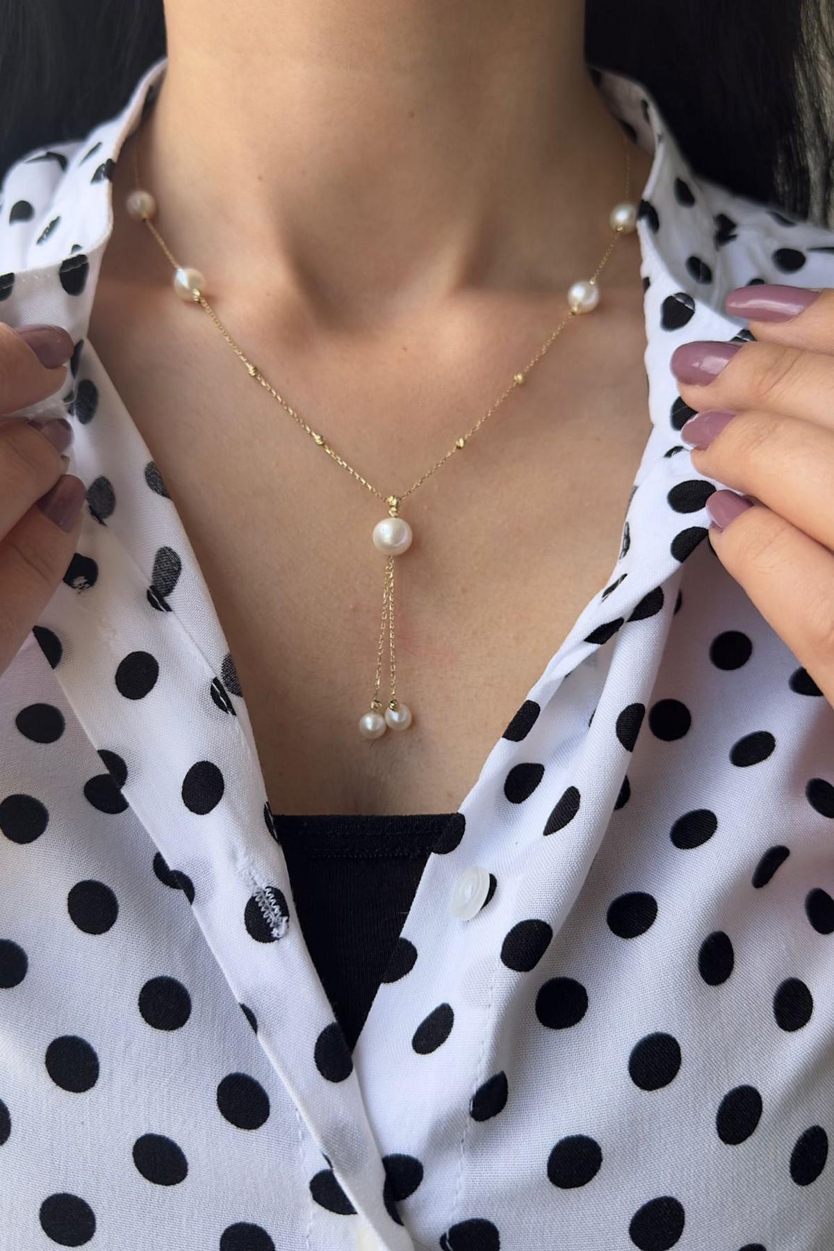 Dorikalı Sallantılı Doğal İnci Kolye