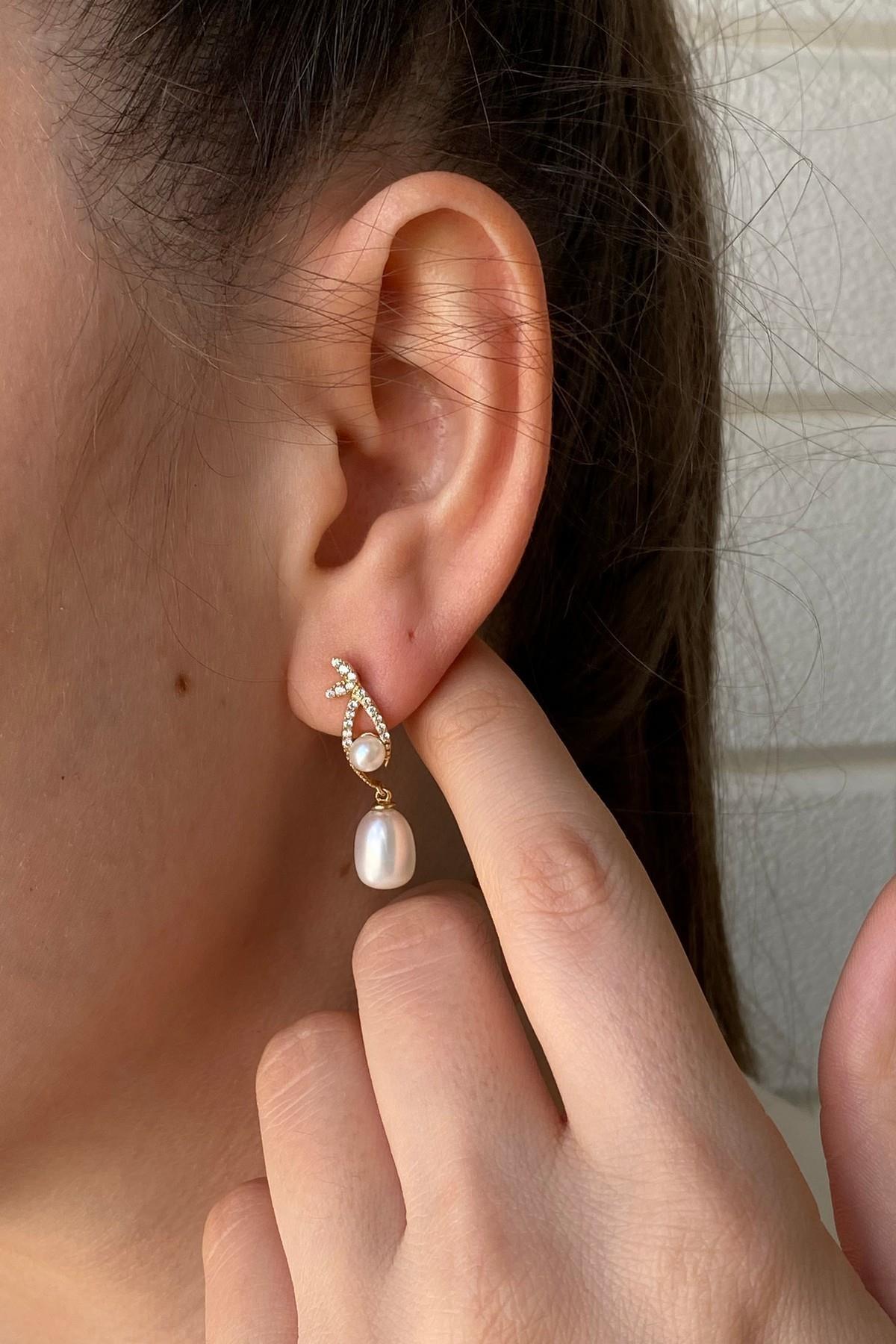 Zirkon Taşlı Doğal İnci Sallantılı Küpe