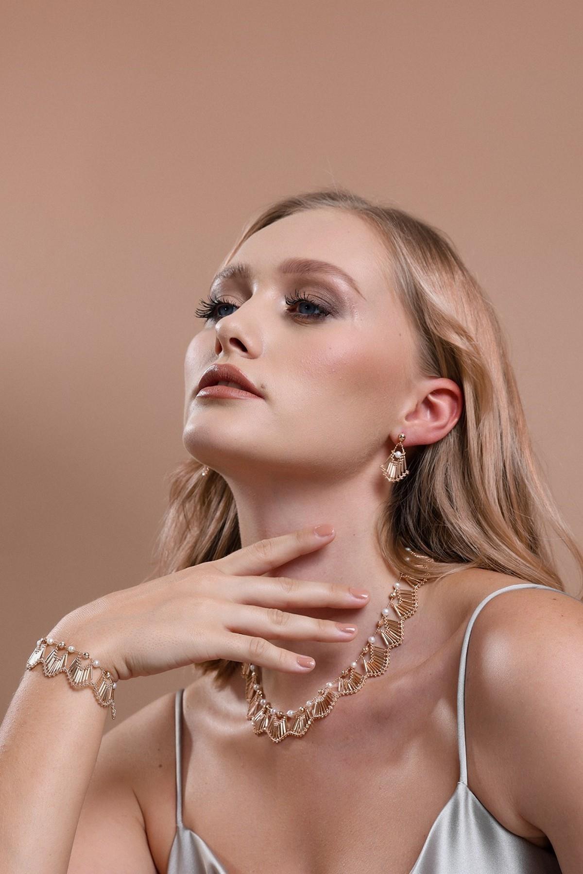 Doğal İncili Yelpaze Modeli Küpe Kolye Bileklik Üçlü Set