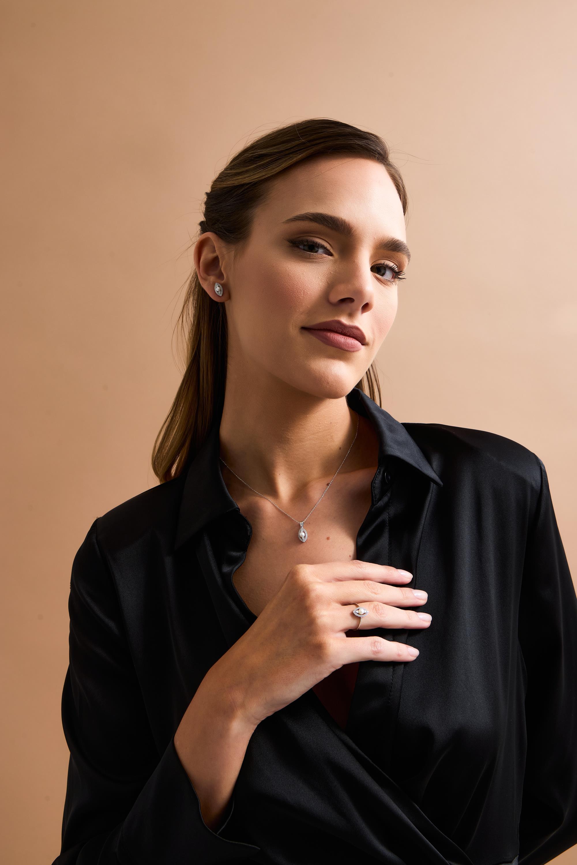 Göz Doğal İncili 0,15 Karat Pırlanta Kolye