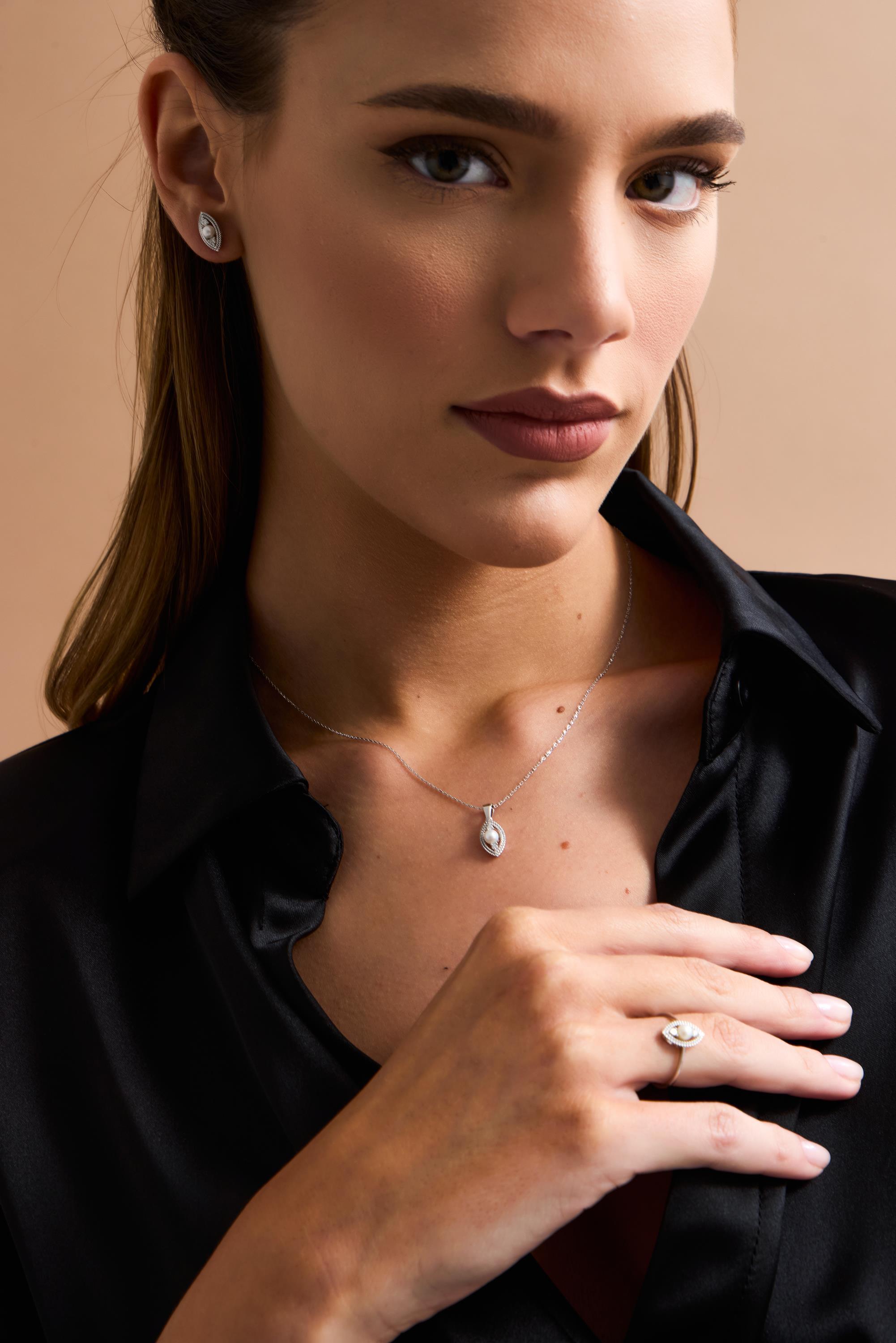 Göz Doğal İncili 0,15 Karat Pırlanta Kolye