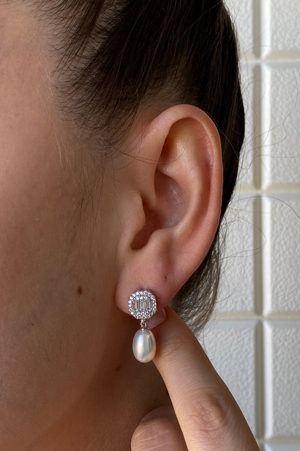 Baget Doğal İncili Sallantılı Küpe