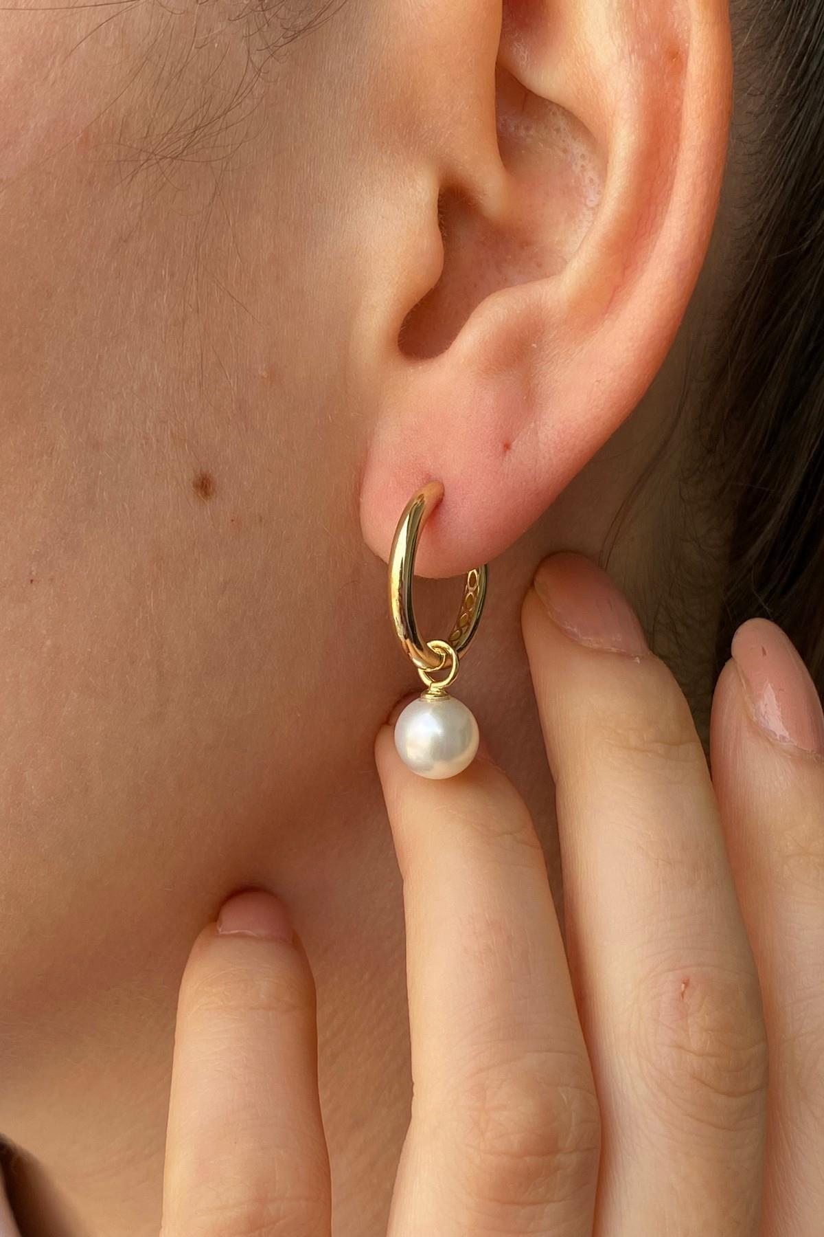 Büyük Halkalı Sallantılı Doğal İnci Küpe