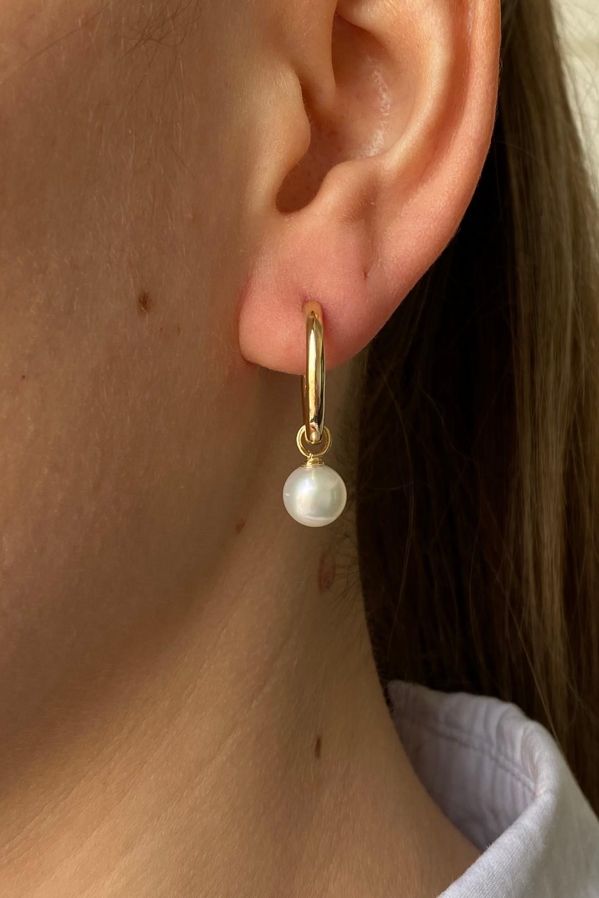 Büyük Halkalı Sallantılı Doğal İnci Küpe