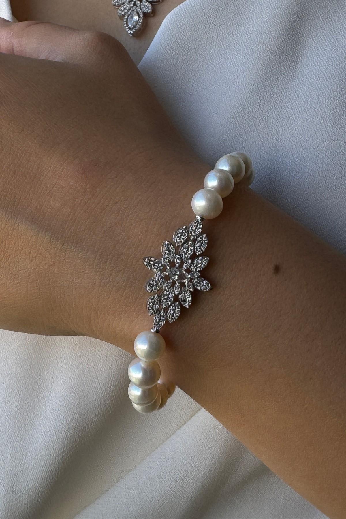 Çiçek Modeli İnci Bileklik