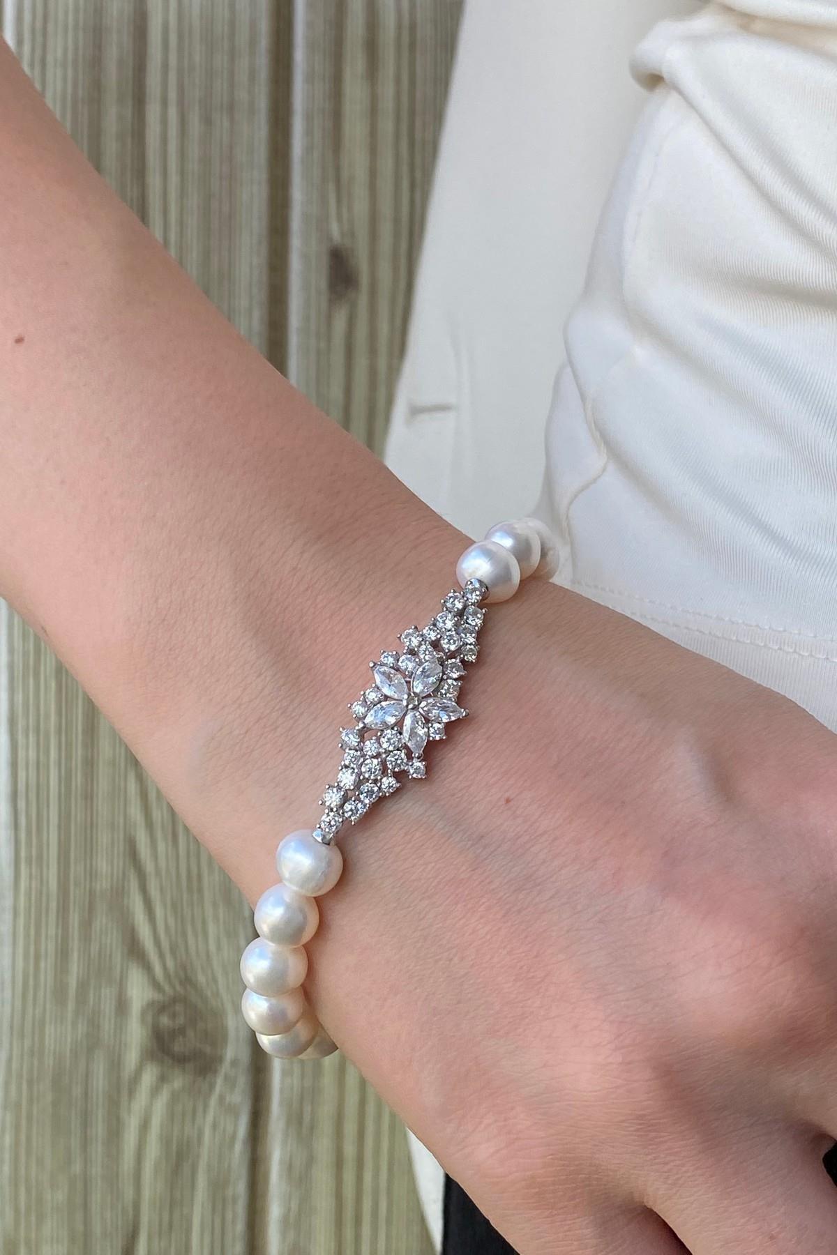 Çiçek Tasarımlı Zirkon Taşlı Doğal İnci Bileklik