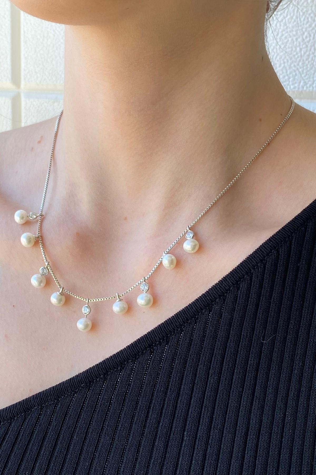 Doğal İncili Zarif Kolye