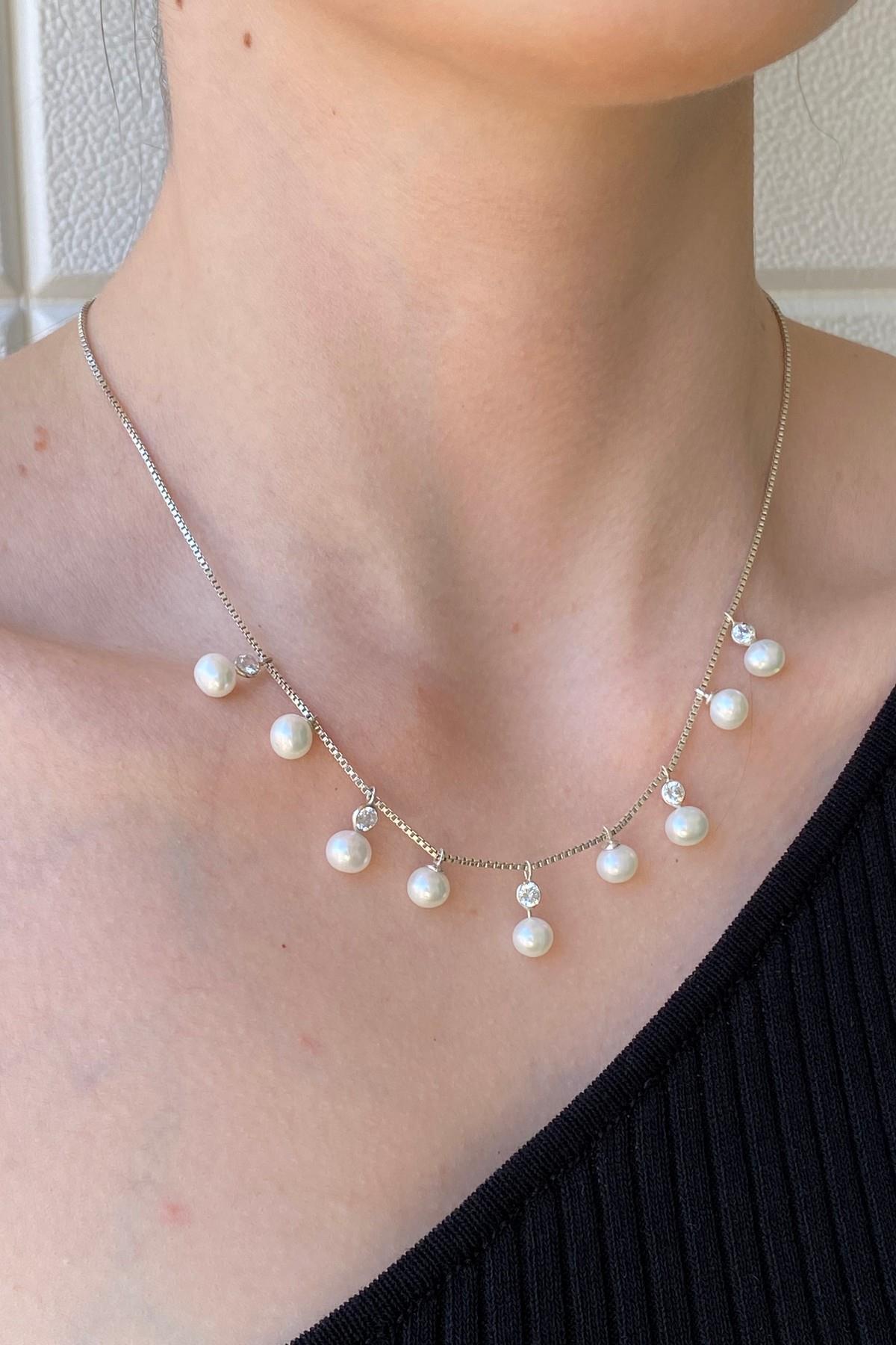 Doğal İncili Zarif Kolye