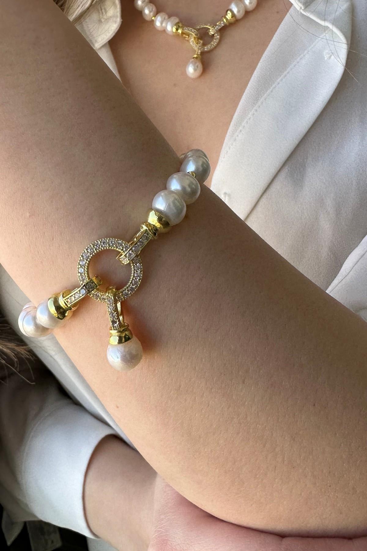 Halka Kilitli Dorikalı Doğal İnci Bileklik