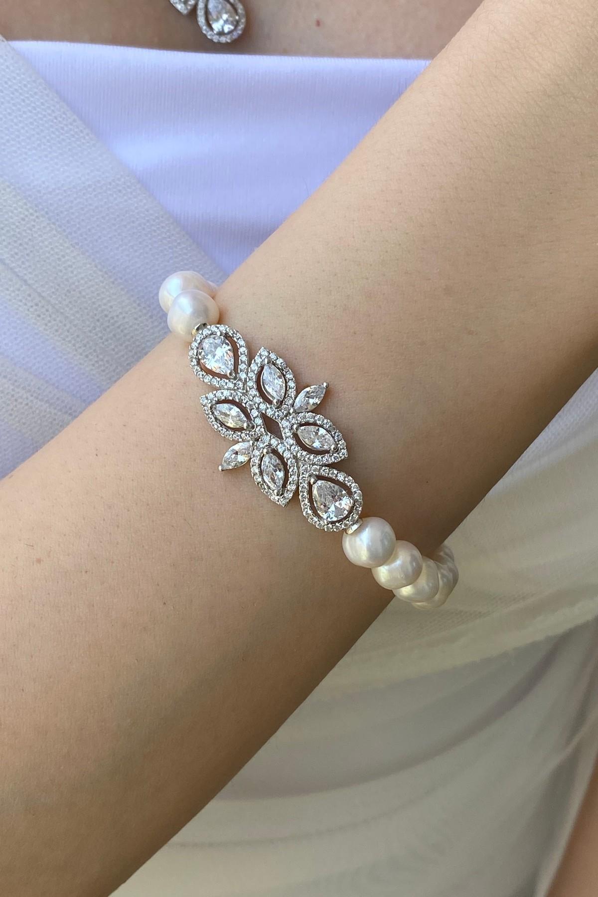 Yaprak Tasarımlı Zirkon Taşlı Doğal İnci Bileklik