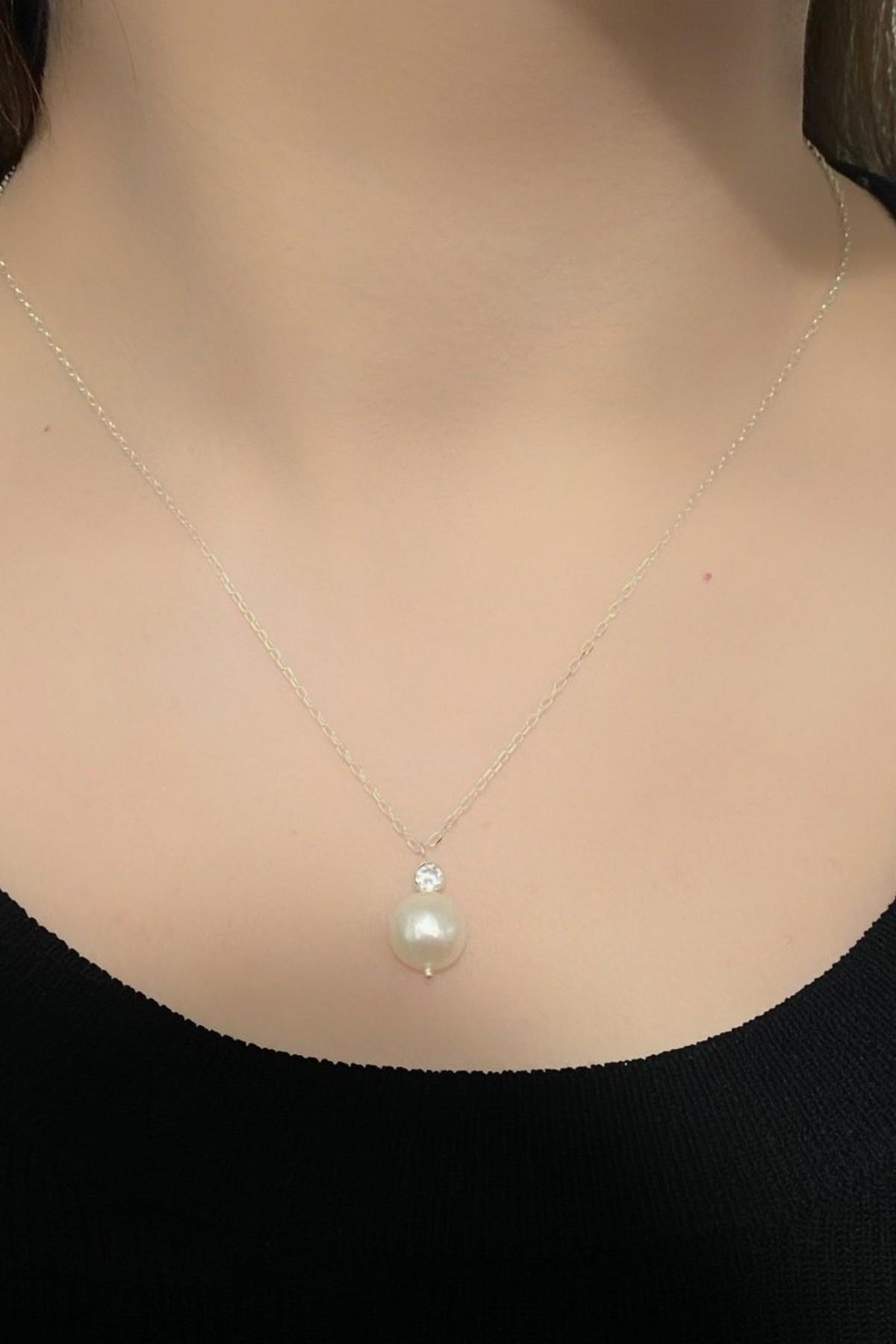 Zirkon Taşlı Doğal İnci Kolye