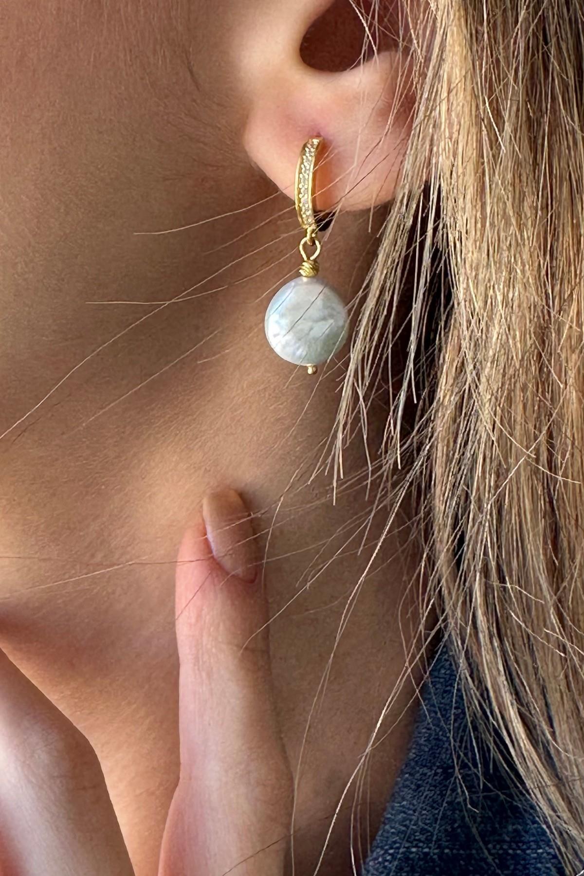 Zirkon Taşlı Yassı Doğal İnci Küpe