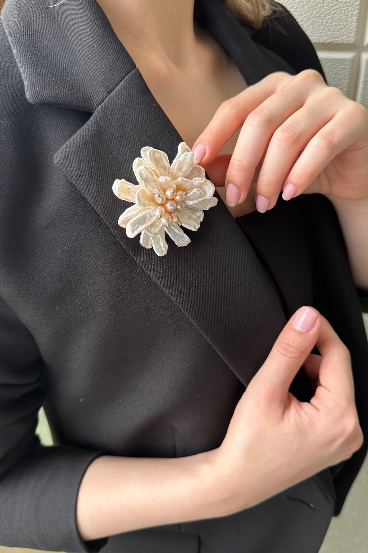 Barok İnci Damla Çiçekli Broş