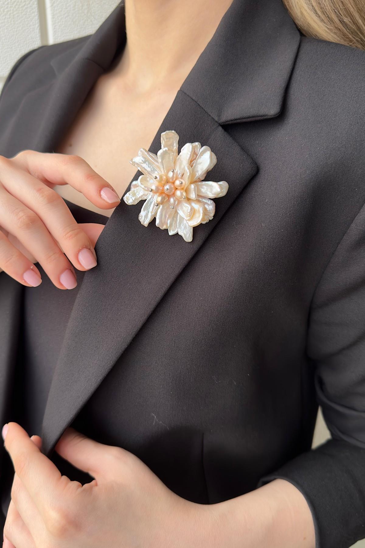 Barok İnci Damla Çiçekli Broş