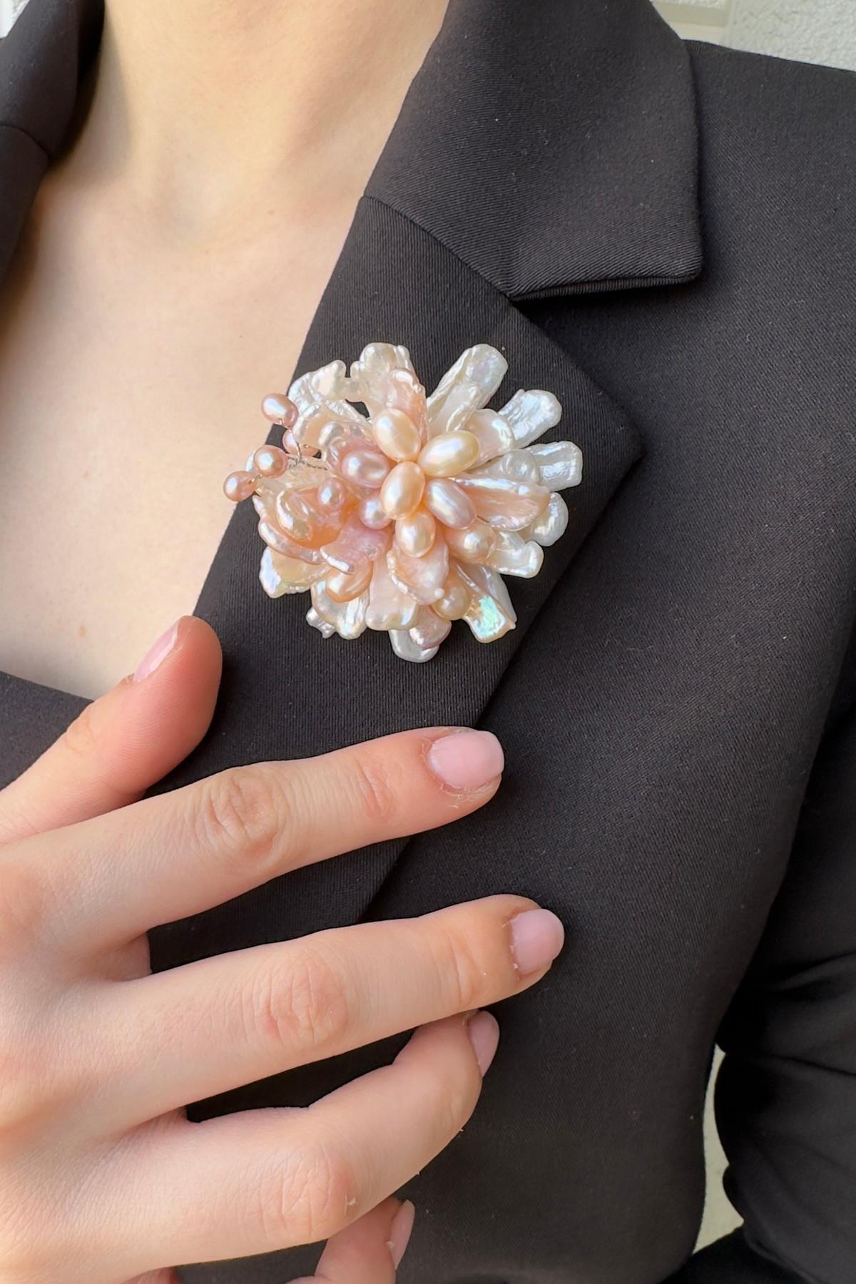 Salkımlı Barok Doğal İnci Broş