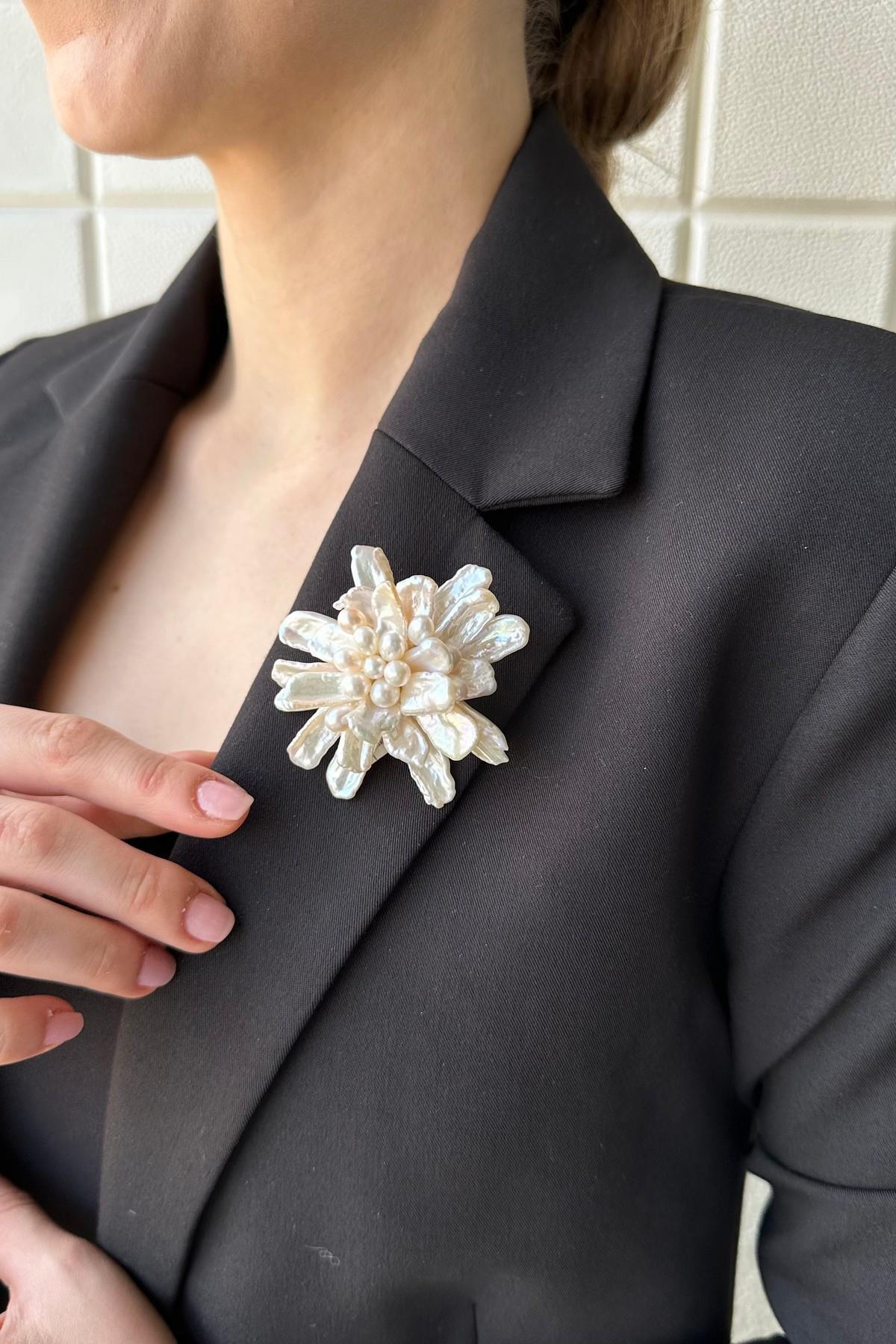 Çiçekli Doğal Barok İnci Broş