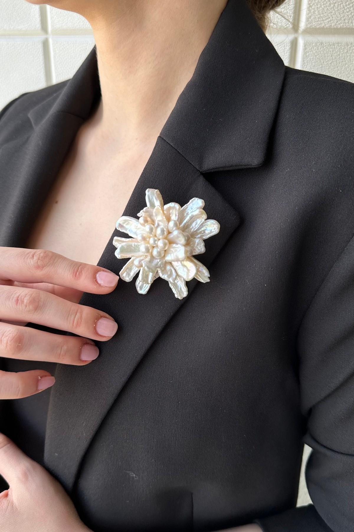 Çiçekli Doğal Barok İnci Broş