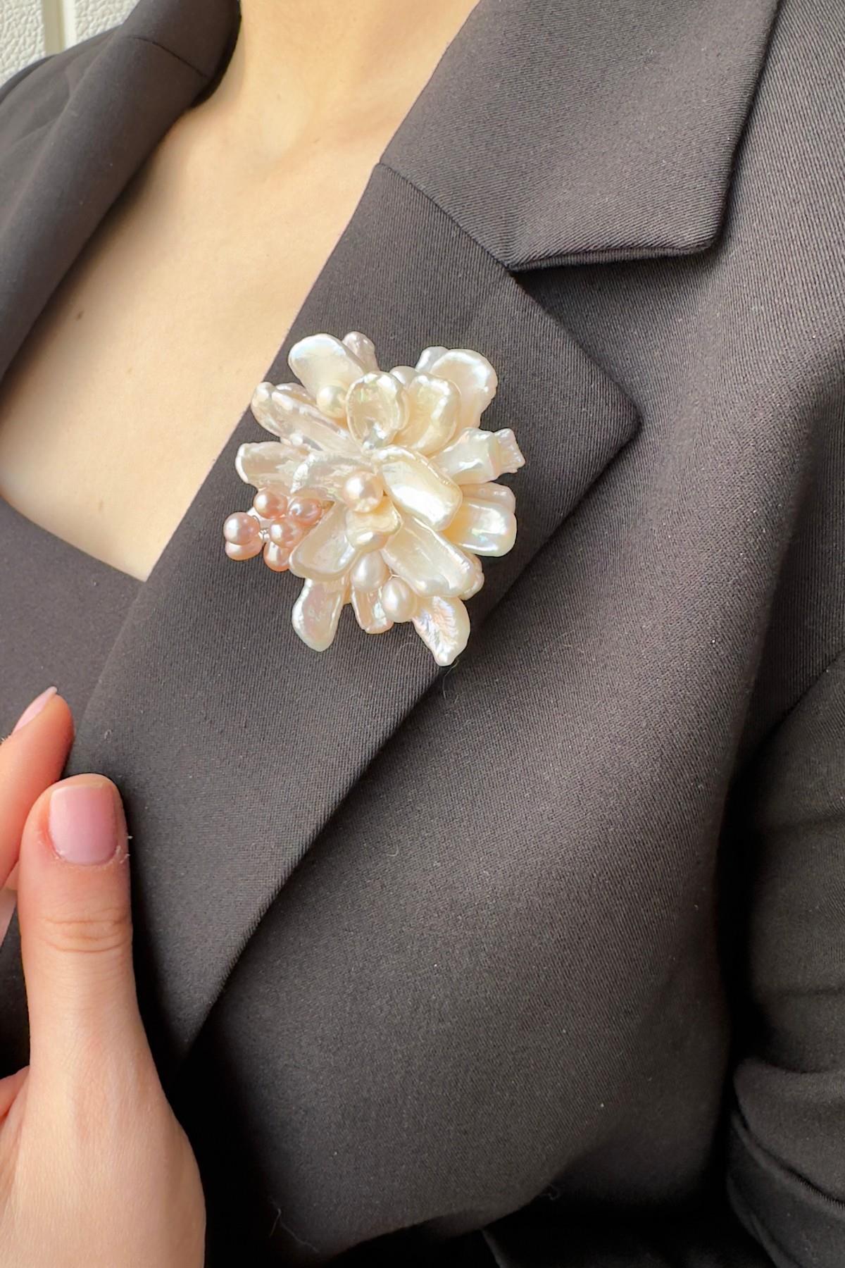 Salkımlı Barok Doğal İnci Broş