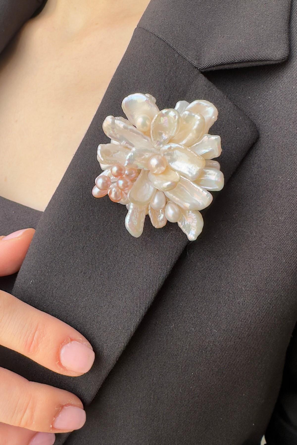 Salkımlı Barok Doğal İnci Broş